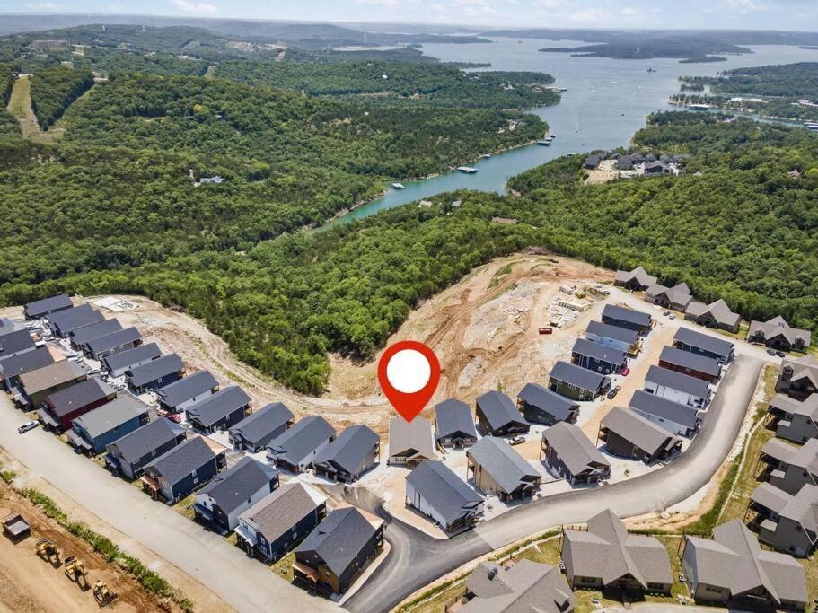 The Lake Fish-Amazing Views-Sleeps 24-Indoor-Outdoor Pools Branson Exterior photo